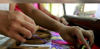 ミャンマーのシルクは安い輸入品の流れを止めることができるか